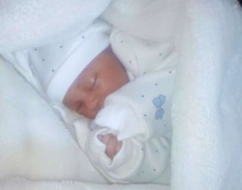 Umunyamakuru Clement Bagemahe mu byishimo byo kwakira umukobwa mu muryango 