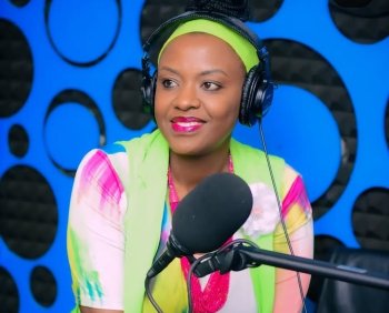 Mu ruganiriro na Tonzi: Igisobanuro cyo kuririmba mu Kinyankole - VIDEO