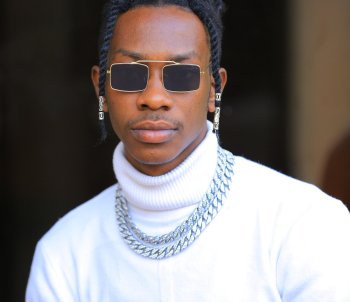 Abenshi bari gushukwa n'amafaranga atagira ingano bakaba abatinganyi! Ubuhamya bwa Papa Cyangwe