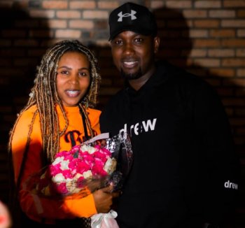 Kanombe: Byari ibyishimo kuri Ev. Appolinaire ubwo yakiraga umukunzi we Jenny U uvuye muri Amerika-AMAFOTO 