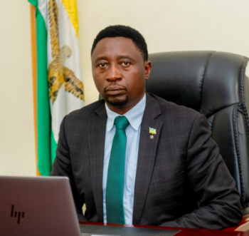 Senateri Dr. Frank Habineza yasabye ko insengero zujuje ibisabwa zifungurwa kuko zifatiye runini Igihugu