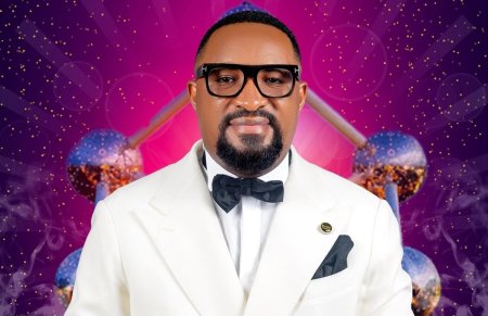 Canada: Prophet Ernest yateguye amacyesha yise 'Ijoro ryo guhindura ibintu'