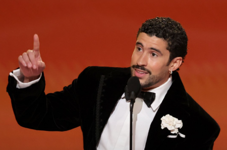 Mbere yo gushimira Imana, ndavuga nti ‘ICE iveho' - Bad Bunny yamaganye ivangura rikorerwa abimukira