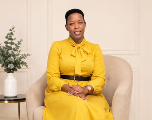 Imana yifashishije Jeanne Nayo mu gukora ku mitima y'abazumva indirimbo ye nshya “Nkoraho” 