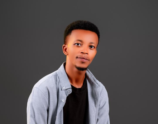 Job Batatu: Umuhanzi ukomora inganzo ku Isezerano yahawe n'Imana yateguje indirimbo yise "Gakondo"