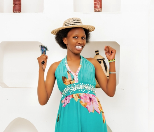 Mbangamiwe n'abasore benshi bansaba ngo dukundane kubera igisigo Nacumuye Iki? — Umurizabageni Nadia