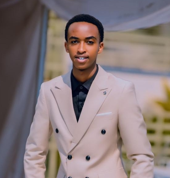 Valentin Kwitonda yakuriye Imana ubwatsi mu ndirimbo "Ndamukunda"