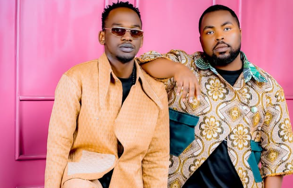 Kuririmbira Imana birababereye: Burikantu na Buringuni bifashishije abarimo Jacky mu ndirimbo “Amen”