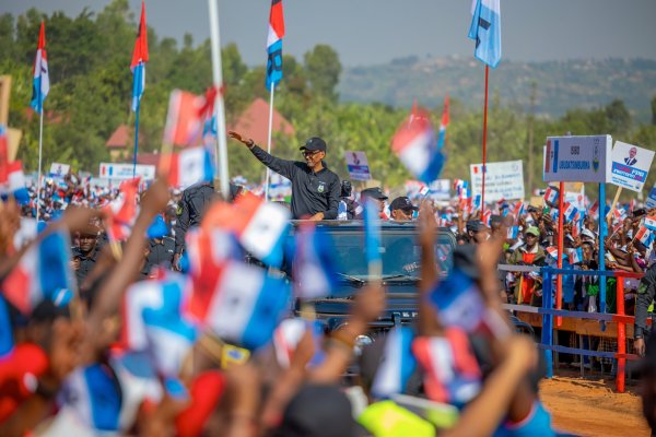 During the campaign, Paul Kagame announced in Ngororero that voting for him 100 percent is Democracy 
