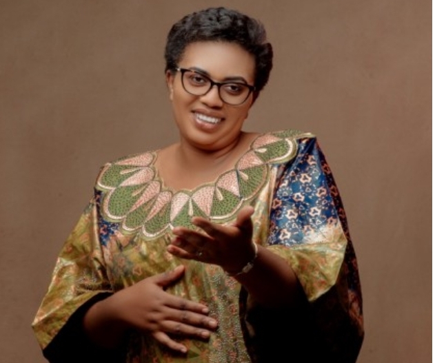 Kugira umutima unyuzwe: Umwanditsi w'ibitabo Furaha Berthe yasobanuye imvano y'indirimbo "Ntabwo tureshya"