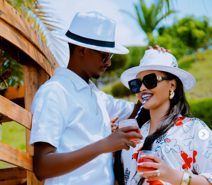 Fleury yateye imitoma Bahavu mu kwizihiza imyaka itanu y'urushako