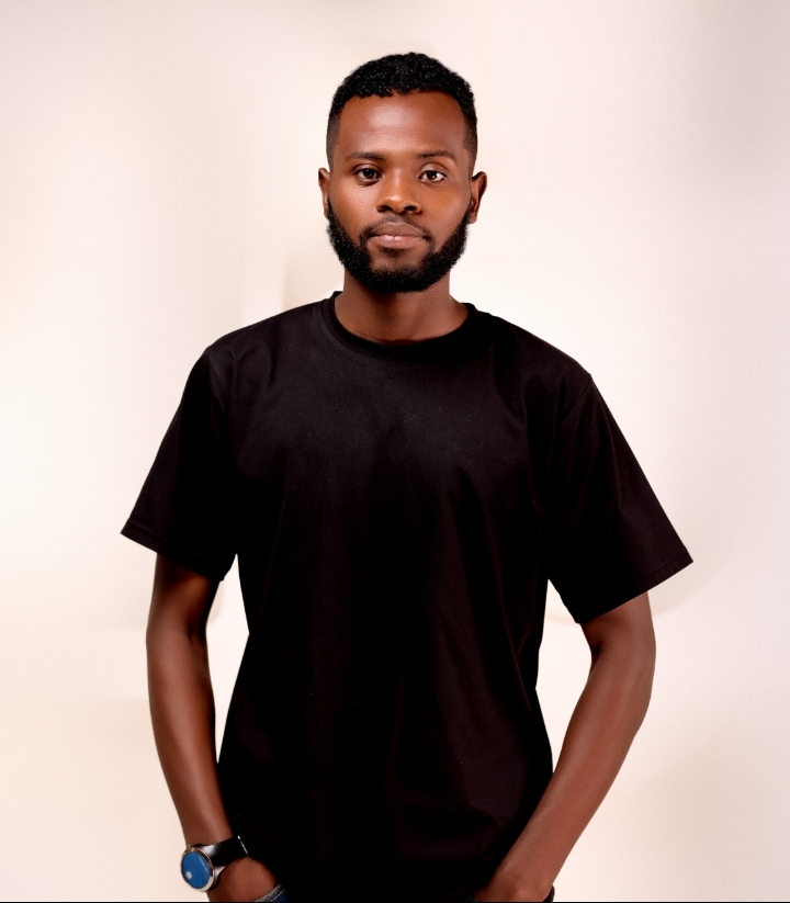 Nabaga mu rusengero ntakijwe - Bonheur yaririmbye urukundo rw'Imana nyuma yo kuba icyaremwe gishya