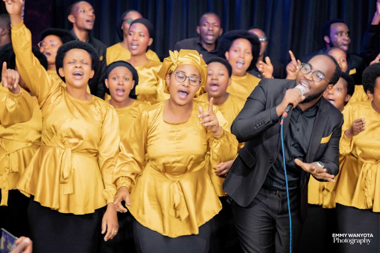 Tunajua nenosiri! Kwaya ya Holy Nation latoa wimbo mpya mtamu "Njia Moja" [Inzira Imwe]