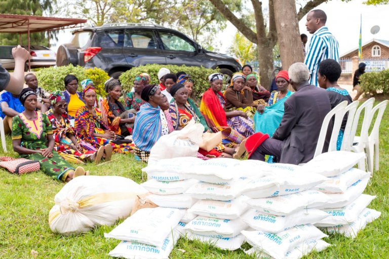 Kwibuka 30: Comfort My People Ministry yaremeye imiryango 30 yiganjemo intwaza - PHOTOS