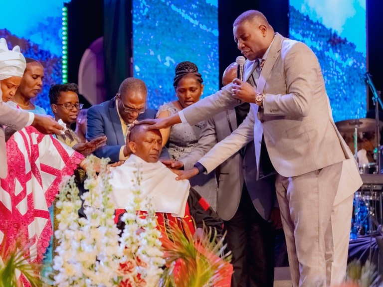 Apotre Gitwaza of Zion Temple revealed how he jumped over death and found himself in the Hospital