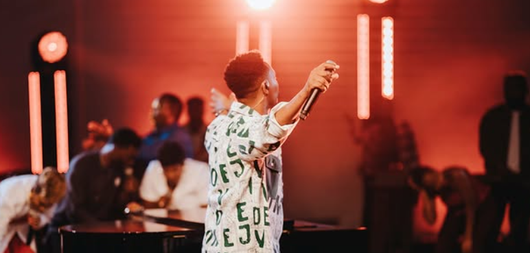 Israel Mbonyi yasohoye No Doubt mu Cyongereza- Yisobanukirwe mu Kinyarwanda 