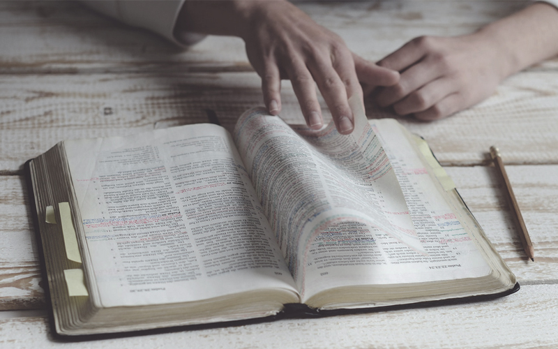 Bibiliya ivuga iki ku kwikinisha?