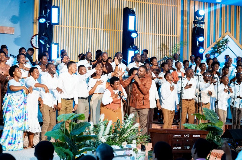 Horeb Choir ADEPR Kimihurura yacanye itabaza inatanga Noheli mu ndirimbo "Inyenyeri"