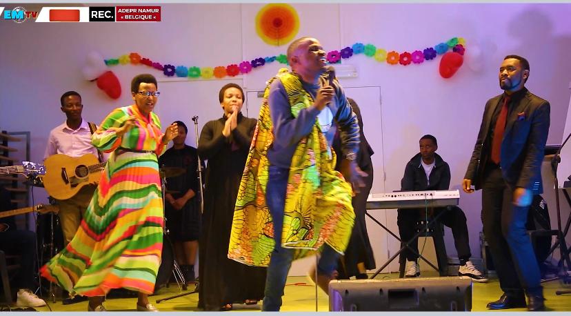 Ndizeye Samuel uzwi nka Murokore yasohoye indirimbo yise "Shimwa" nyuma y'uko Imana imwimuriye i Burayi