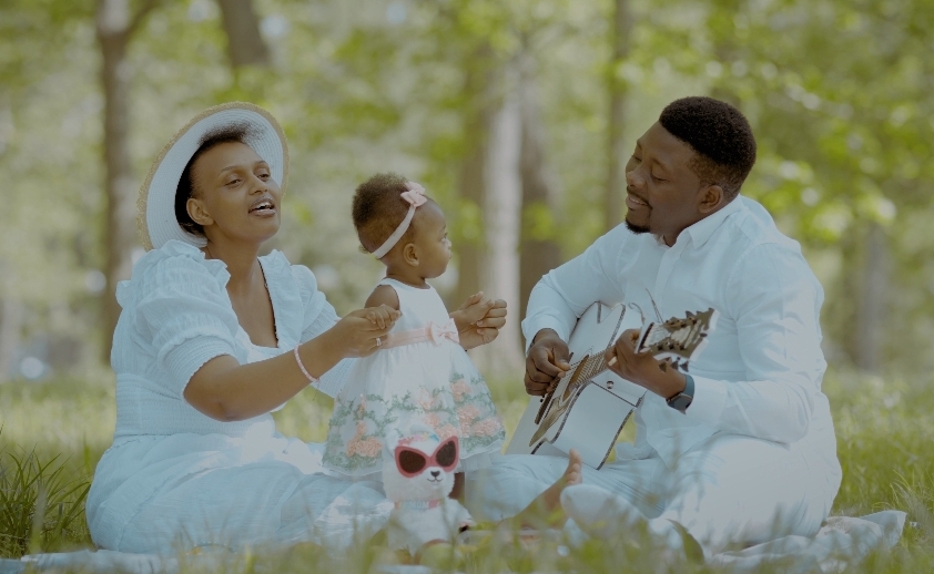 Zabron na Deborah bakoze indirimbo "Umugisha" yashibutse ku isezerano rikomeye Imana yasohoje - VIDEO