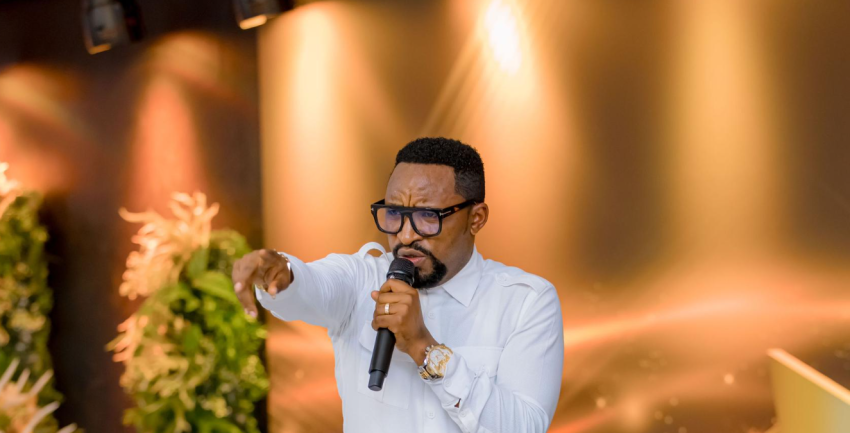 Prophète Ernest Nyirindekwe dit que la technologie éloigne de Dieu mais que le Rwanda est un modèle divin