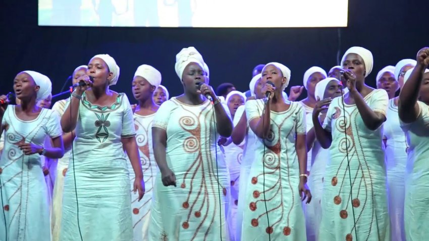 Ibyo Siloam choir ikoreye Shalom choir bikwiriye kubera urugero rwiza abaramyi bose b'ibyamamare