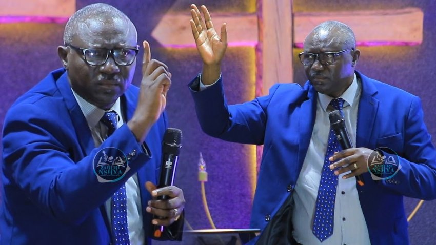 Pastor Zigirinshuti yahanuye ko hari umuhanzi ukomeye muri Gospel ugiye gupfa arimbutse