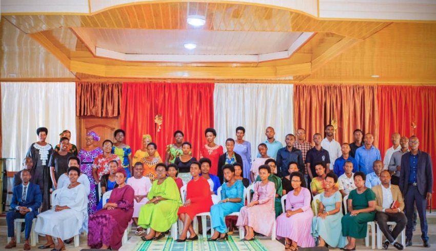 Guhemburwa Concert: Korali Abatoranyijwe yifatanyije na La Source na Sauni mu giterane ngarukamwaka