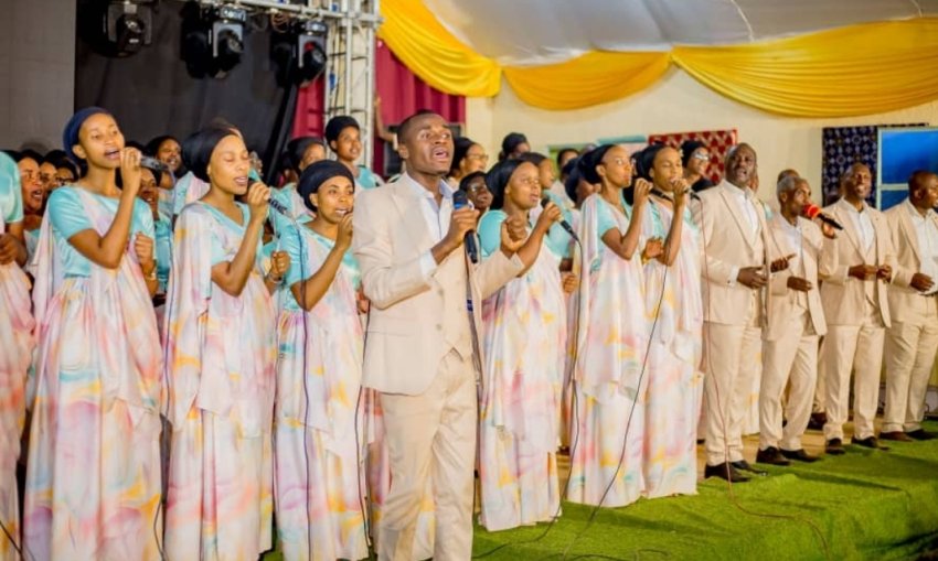 Mutete: Baraka Choir yatanze inkomezi, benshi bakira agakiza, 200 bishyurirwa mituweli 