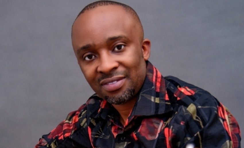 Albert Niyonsaba ubitse igikombe cy'umuhanzi wa mbere mu Rwanda agarukanye indirimbo yise "Aragutashya"