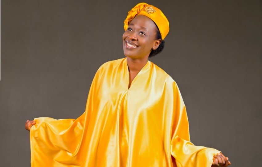 Uzanywenayesu Mathoucellah waje muri Kigali bikamubera umugisha nk'uko Rebeka yavuye i Padanaramu yasohoye indirimbo "Izina"