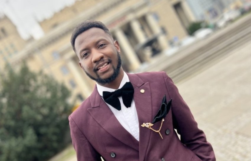 Zahabu yari itwikirije amazi yatwikuruwe! Ibintu 3 byihariye ku muramyi Mugabo Boris uba muri Pologne - VIDEO