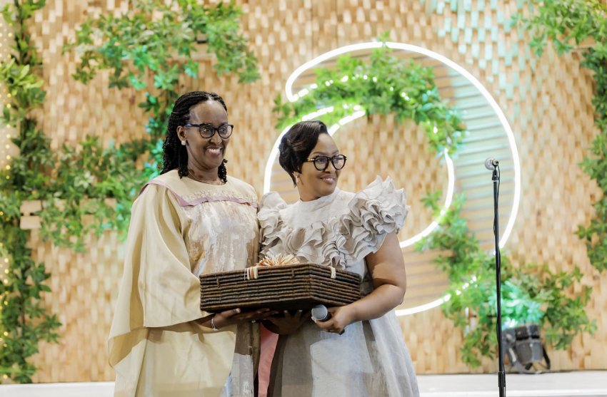 Ni amateka iteka ryose! Madamu Jeanette Kagame yitabiriye All Women Together atungurwa na Apotre Mignonne-100 PHOTOS