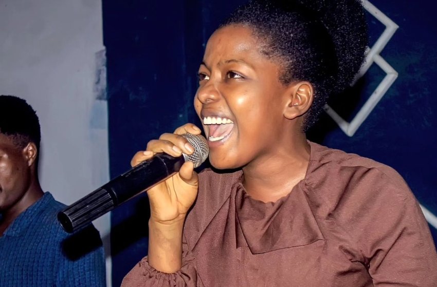 Umurundikazi Daniella Koze uri mu bafashe ibendera ya Gospel yatanze ihumure mu gihangano yise "Unyibuke'