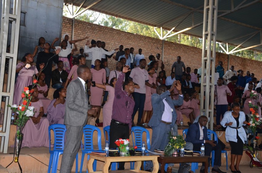 Nyuma y'uko Imana yakoresheje True Promises iracyakomeje kugaburira abantu muri Kaminuza i Huye