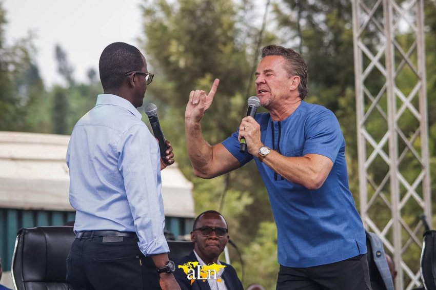 Injira mu munsi wa kabiri w'igiterane Rukomo Miracle Gospel Harvest kitabiriwe n'abantu uruvunganzoka-AMAFOTO