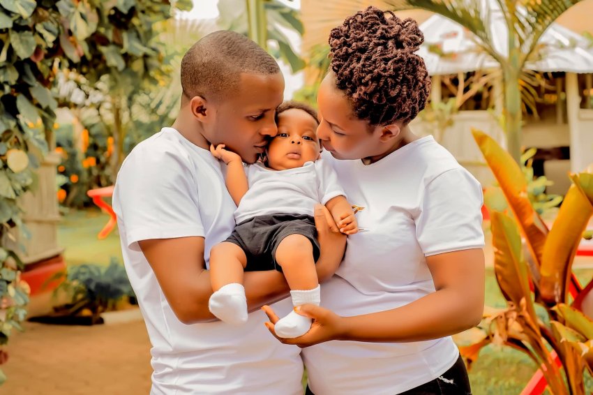 Umunyamakuru Frederick n'umugore we bizihije mu byishimo byinshi isabukuru y'umwaka bamaze mu rushako