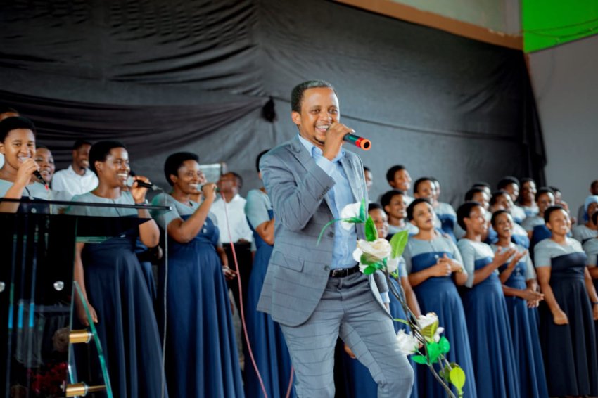Baduhaye Tiyoda ndarokoka - Aloys wo muri Jehovah Jireh yatanze ubuhamya bw'uko yarokotse Jenoside