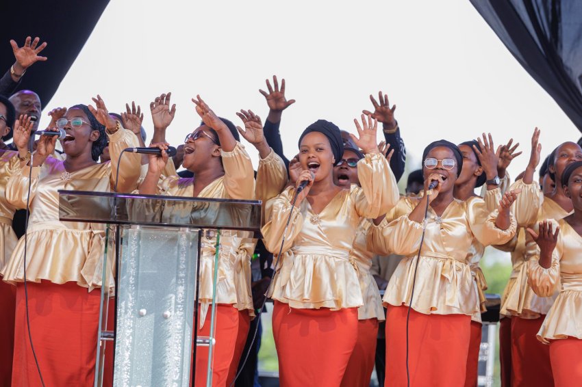 Rangurura choir yasohoye indirimbo "Tuzigumira muri wowe" nyuma y'icyumweru cy'Ivugabutumwa