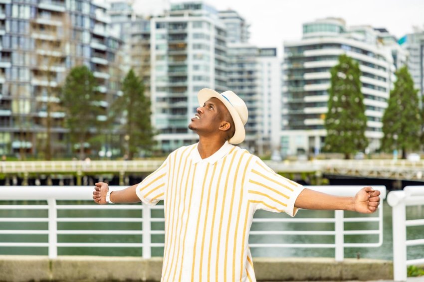 Canada: Freddy Don yasangije ineza y'Imana ab'imitima ihagaze mu ndirimbo "Ndi kumwe nawe"