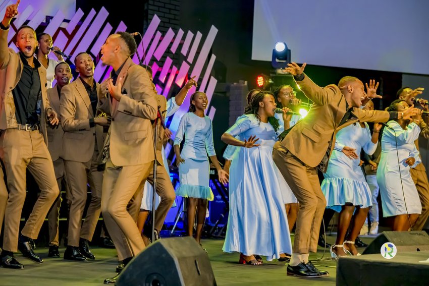 Twahezagiwe pe! Injira mu gitaramo cy'amateka Holy Entrance Ministries bakoreyemo 'Live Recording'