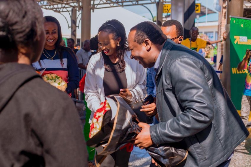 Nanejejwe cyane no kubona Bishop Rugagi yongeye guhura n'umuryango we - Florent Ndutiye