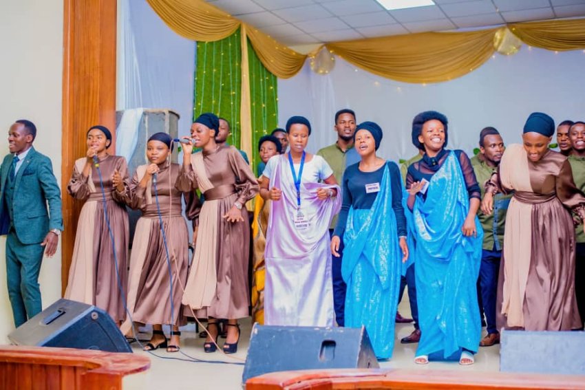 Korali lnkingi nyuma ya "Arandwanirira Live Concert" bagarutse mu gihangano bise "Tuzataramana"