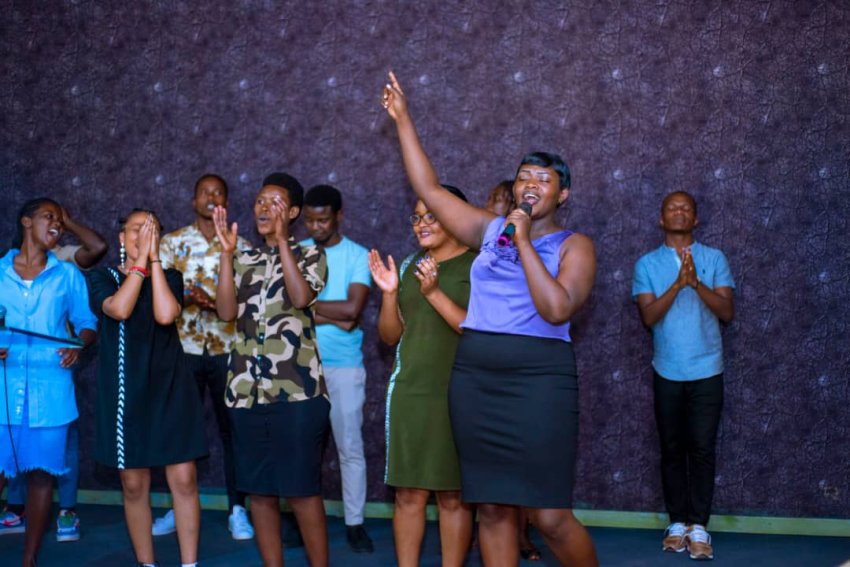 El Shaddai Choir igiye gusohora indirimbo nshya "Umugambi mwiza" ireba cyane abari kuva mu buseribateri