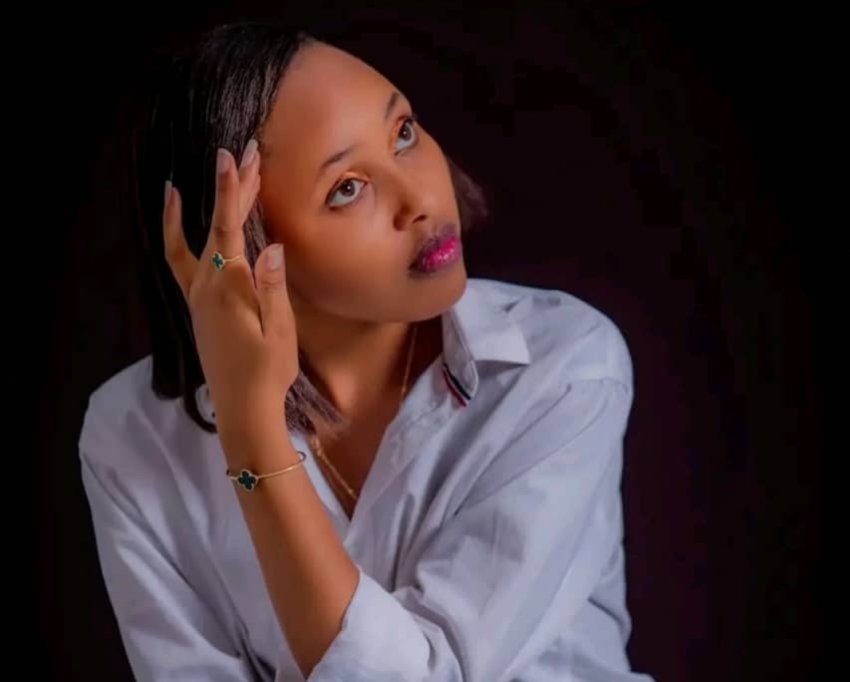 Umusizi Kibasumba yakoranyije ibyamamare mu ijoro ry'ubusizi mu kwimakaza umuco nyarwanda