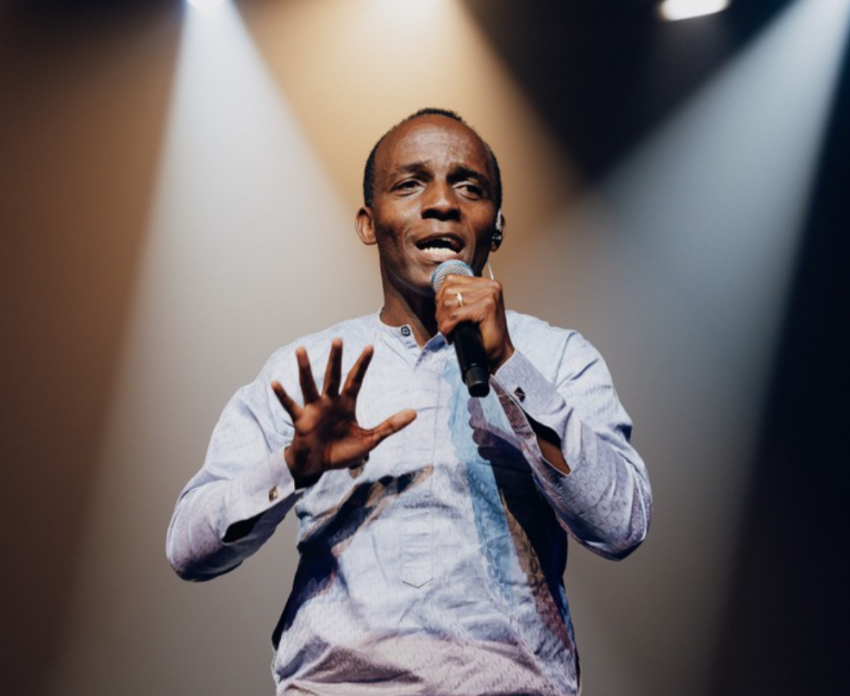 Alexis Dusabe agiye kwerekeza mu Bubiligi kwizihirizayo imyaka 25 amaze aririmba ibya Yesu